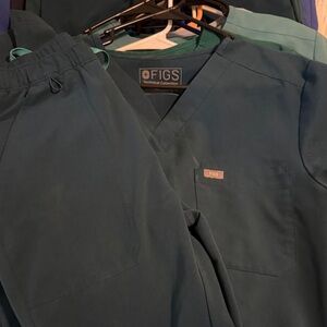 FIGS Deep Blue Scrub Set